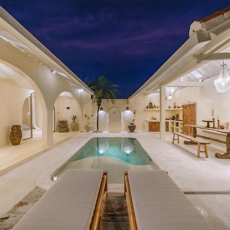 קנגו Villa Stella: 2Br Vibrant Mediterranean Oasis מראה חיצוני תמונה