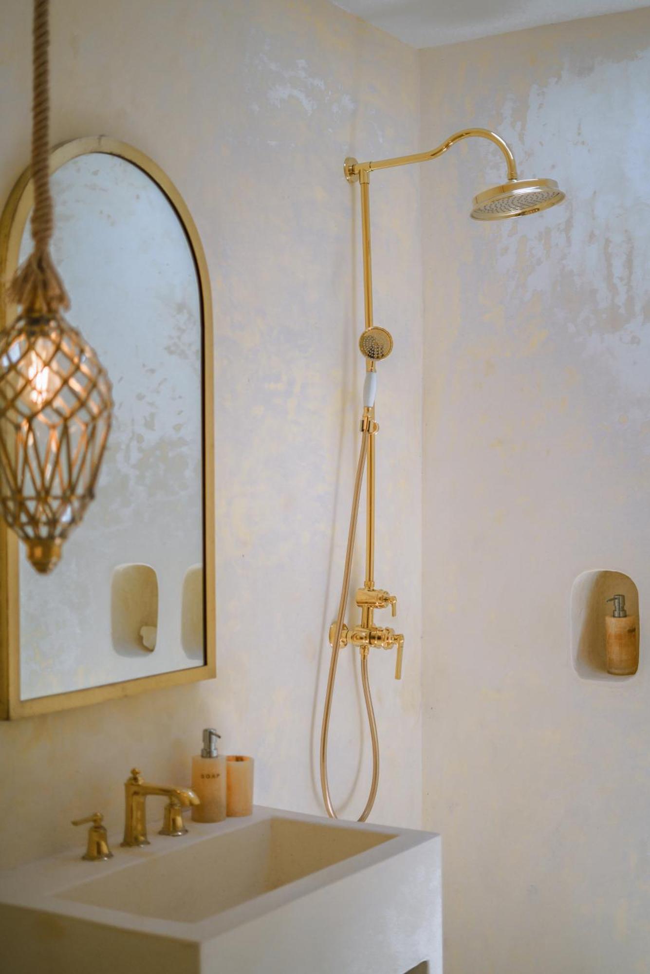 קנגו Villa Stella: 2Br Vibrant Mediterranean Oasis מראה חיצוני תמונה