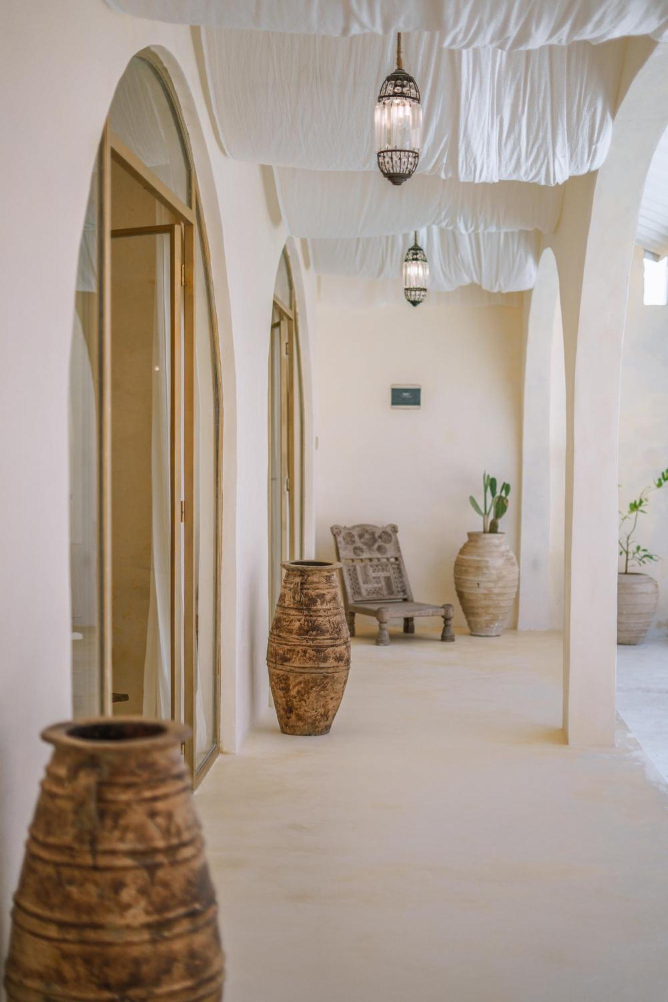 קנגו Villa Stella: 2Br Vibrant Mediterranean Oasis מראה חיצוני תמונה