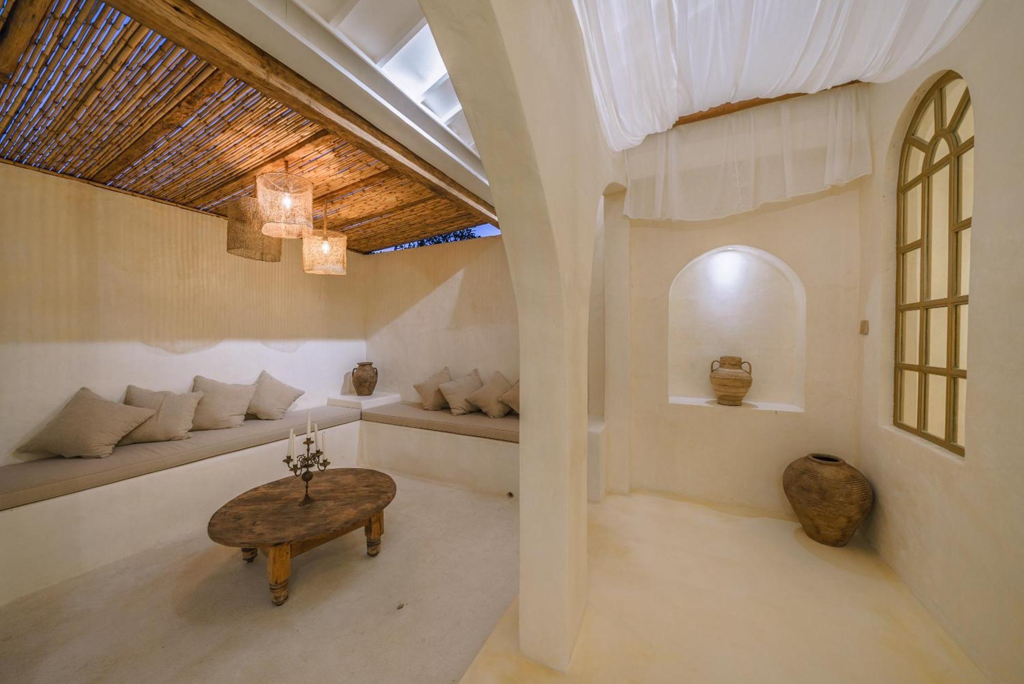 קנגו Villa Stella: 2Br Vibrant Mediterranean Oasis מראה חיצוני תמונה