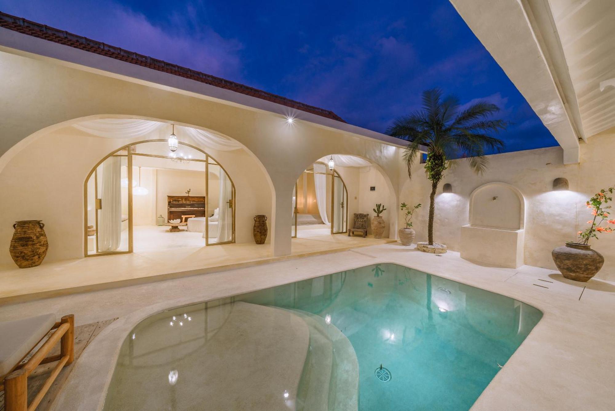 קנגו Villa Stella: 2Br Vibrant Mediterranean Oasis מראה חיצוני תמונה